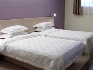 New East Hotel Джухай Екстериор снимка